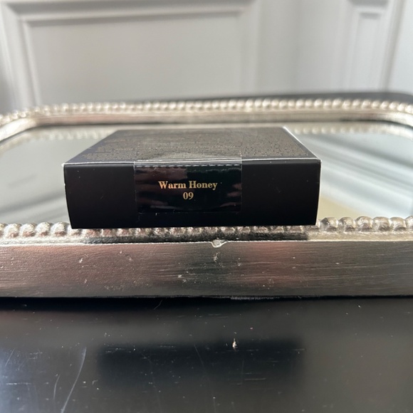 NIB Elizabeth Arden Flawless finish Everyday Perfection Bouncy Makeup - Picture 4 of 6